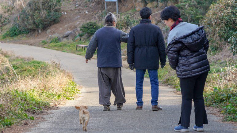 서우봉 진지 순례에 동네 강아지 '레이'도 함께 했어요  :)