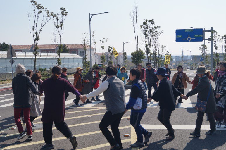 해군기지 앞 강정댄스