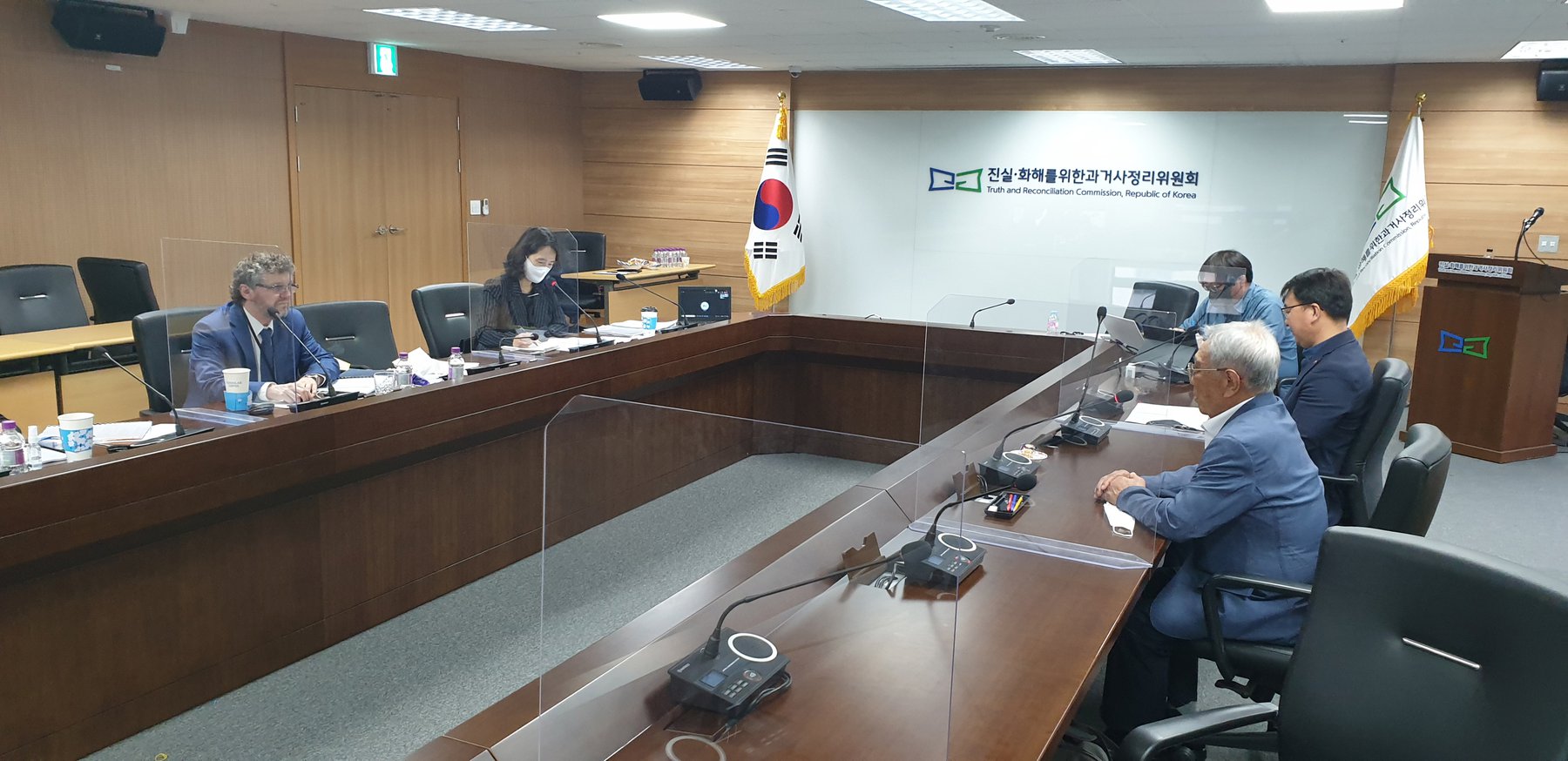 유엔 진실정의 특별보고관 면담 사진. 제주다크투어 제공
