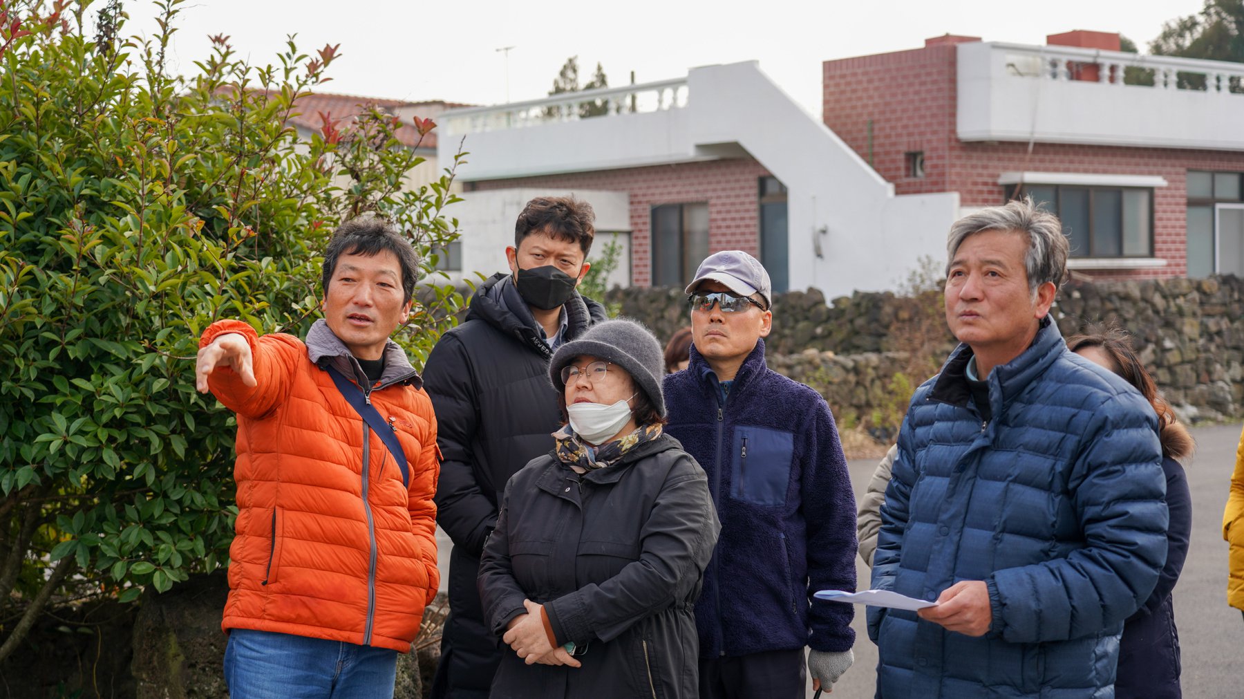 김경훈 시인과 함께 조천읍 곳곳의 제주4·3 유적지를 찾아다녔습니다