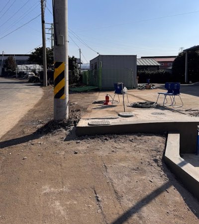 이제는 팽나무도 볼 수 없게 되었다. 건물 공사로 안내판마저 치워진 모습 (2026.02.12. 촬영)